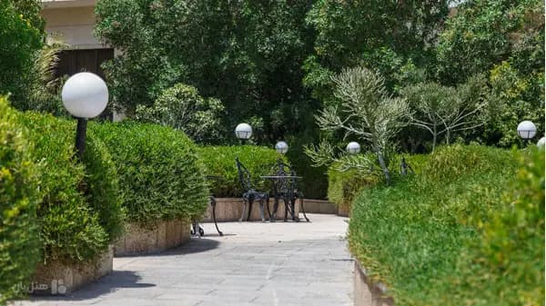 فضای بیرونی مدرن در هتل گراند کیش