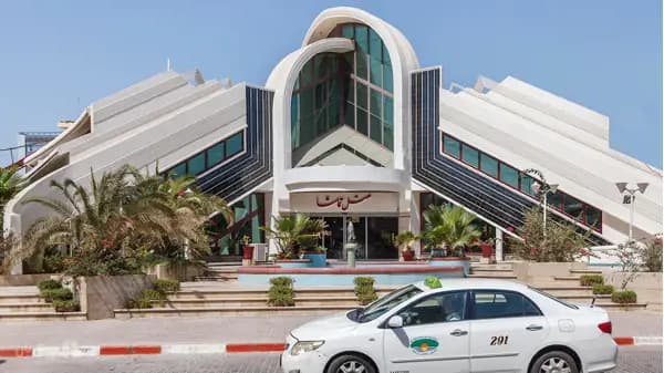 نمای بیرونی هتل تماشا کیش