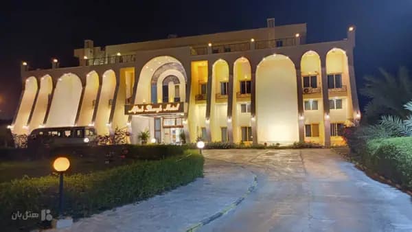 نمای بیرونی هتل آفتاب شرق کیش