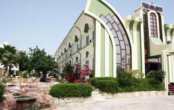 نمای خارجی هتل پارس نیک کیش