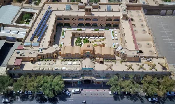 نمای بیرونی هتل داد یزد