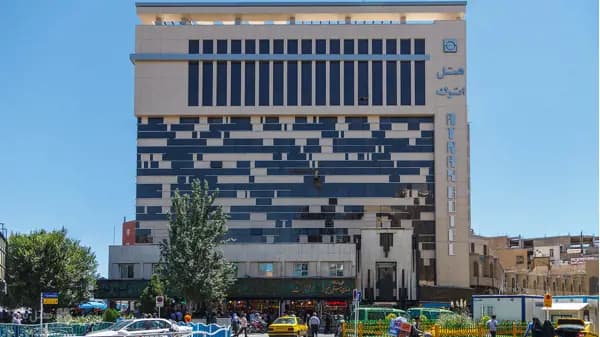 نمای بیرونی هتل اترک مشهد