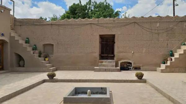 معماری داخلی اقامتگاه باغ پهلوان پور مهریز