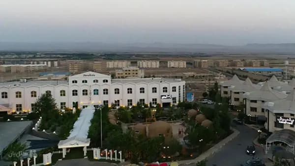 نمای بیرونی هتل پارامیدا شاهرود