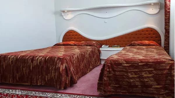 سوئیت سه تخته در هتل پارک شیراز