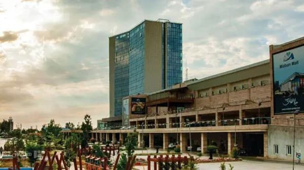 نمای بیرونی هتل میزبان بابلسر
