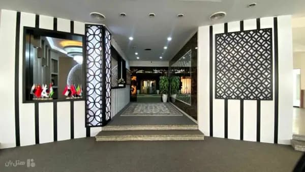 نمای دوم از لابی هتل پیام زنجان