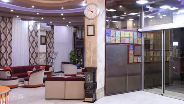 نمایی از لابی هتل آپارتمان خاتم همدان