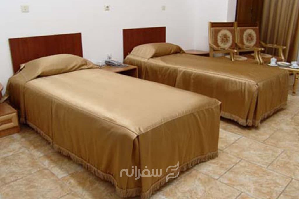 هتل بهجت میبد