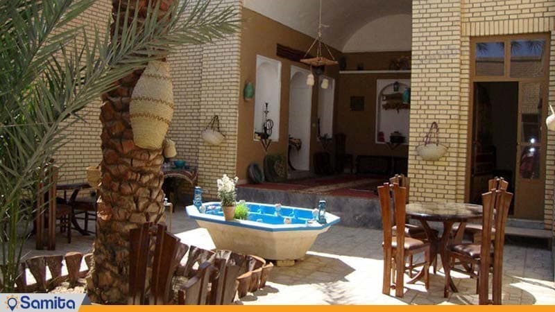 حیاط اقامتگاه سنتی بارانداز جندق