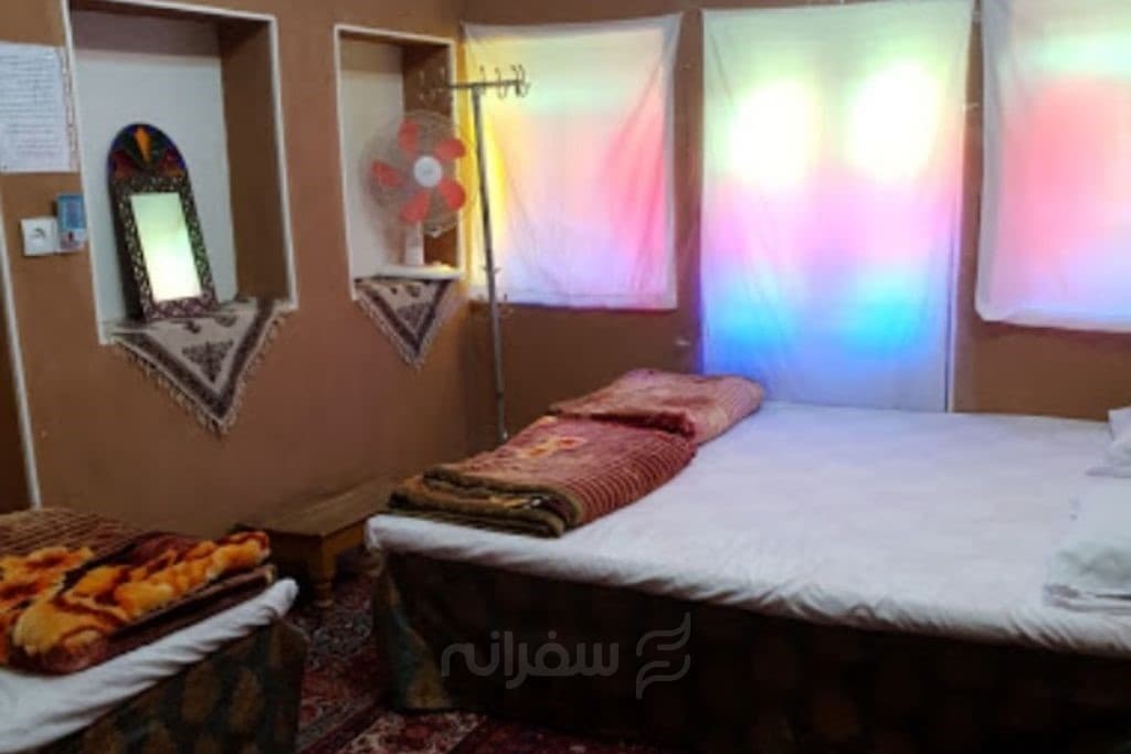 اقامتگاه بوم گردی خانه نخجیر نراق