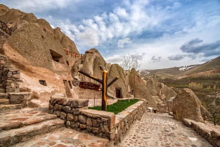 هتل صخره ای لاله کندوان
