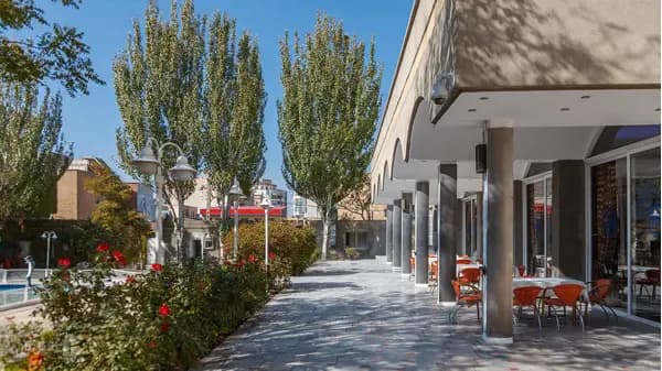 تصویر محوطه دوم بیرونی هتل بین المللی تبریز محوطه دوم بیرونی هتل بین المللی تبریز