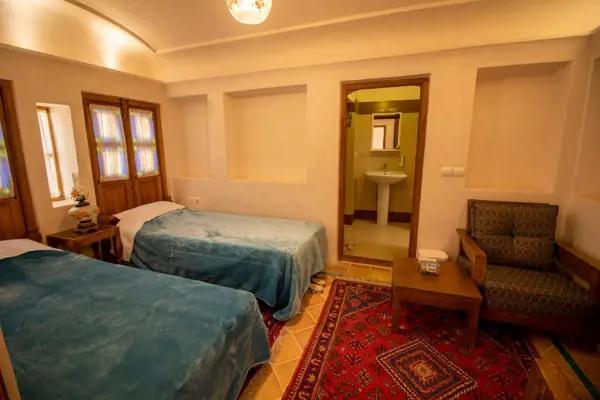 تصویر دیگر از اتاق 104 اقامتگاه سنتی احسان کاشان نمایی از اتاق 104 در اقامتگاه احسان کاشان