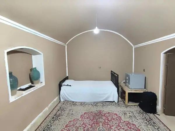 تصویر دکوراسیون داخلی اتاقهای اقامتگاه بومگردی مهران دکوراسیون سنتی اتاقهای اقامتگاه بومگردی مهران یزد
