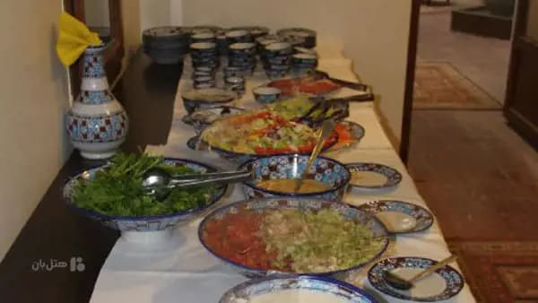 تصویر رستوران هتل پارسیان قلعه گنج رستوران هتل پارسیان قلعه گنج