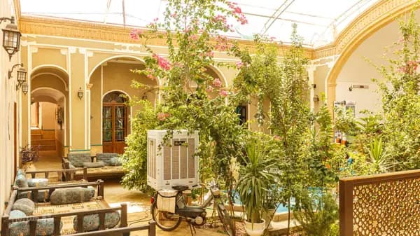 تصویر فضای داخلی اقامتگاه سنتی دوستانه یزد فضای داخلی اقامتگاه سنتی دوستانه یزد