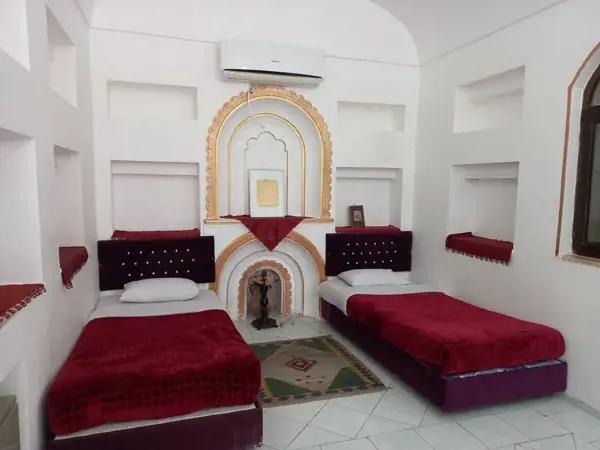 تصویر فضای داخلی اتاق هتل ارگ گوگد گلپایگان فضای داخلی اتاق هتل ارگ گوگد گلپایگان