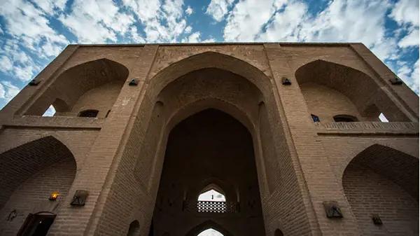 تصویر نمای اصلی هتل کاروانسرای عباسی کوهپا نمای اصلی هتل کاروانسرای عباسی کوهپا