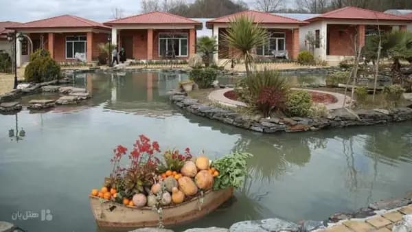 تصویر نمای بیرونی هتل مزرعه قوها لاهیجان نمای کامل بیرونی هتل در مزرعه قوها لاهیجان