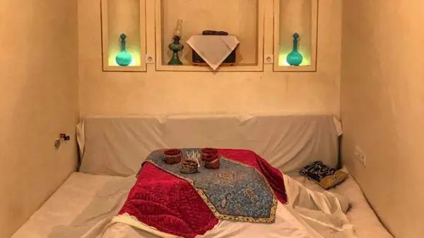 تصویر اتاق دو نفره کف خواب اقامتگاه سنتی کاشانه روشن کاشان اتاق دو نفره کف خواب در کاشانه روشن کاشان