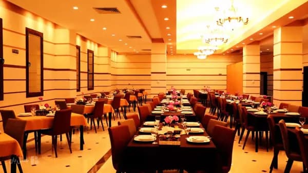 تصویر رستوران هتل قصر جهان نطنز رستوران هتل قصر جهان نطنز