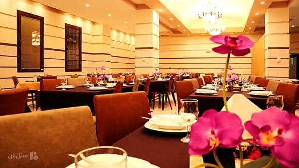تصویر رستوران دیگر هتل قصر جهان نطنز رستوران دیگر در هتل قصر جهان نطنز