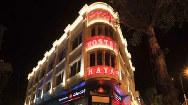 فضای سنتی در مهمانپذیر حیات اردبیل