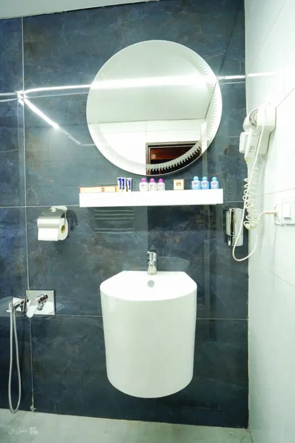 تصویر سرویس بهداشتی شیک هتل شادی سنندج سرویس بهداشتی هتل شادی سنندج