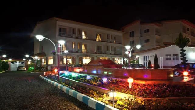 نمای اصلی هتل ساحلی پدیدار خزر رودسر