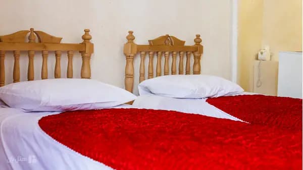 تصویر اتاق دو تخته تویین در خانه مرشدی کاشان اتاق دو تخته تویین در اقامتگاه سنتی خانه مرشدی کاشان